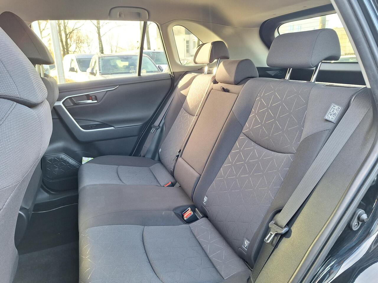 Toyota RAV4 2.5 Hybrid AWD Business Intro (Camera,Navi,Clima)