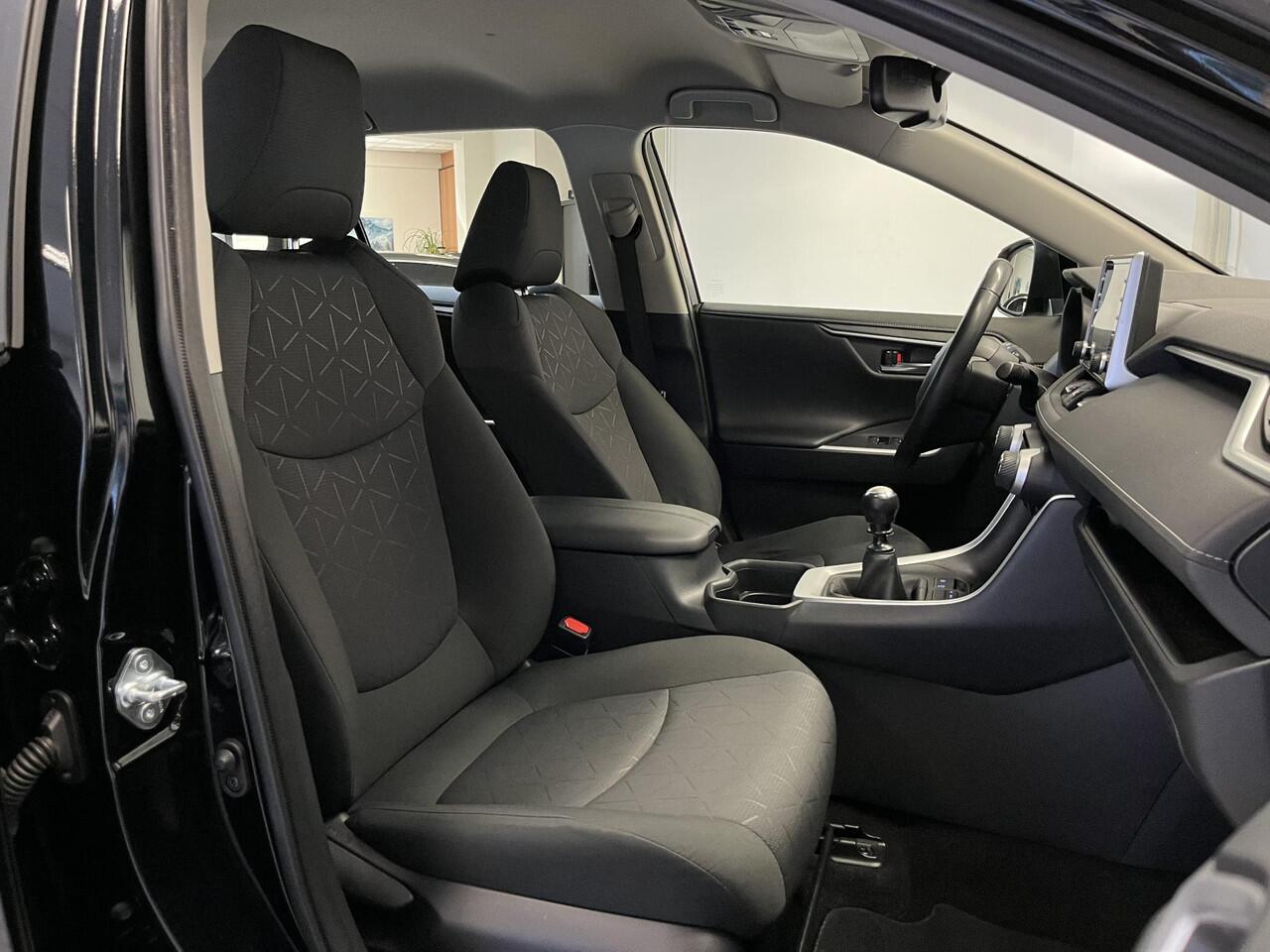 Toyota RAV4 2.0 VVT-iE Business | TREKHAAK | 1e-EIG | CARPLAY | CAMERA |