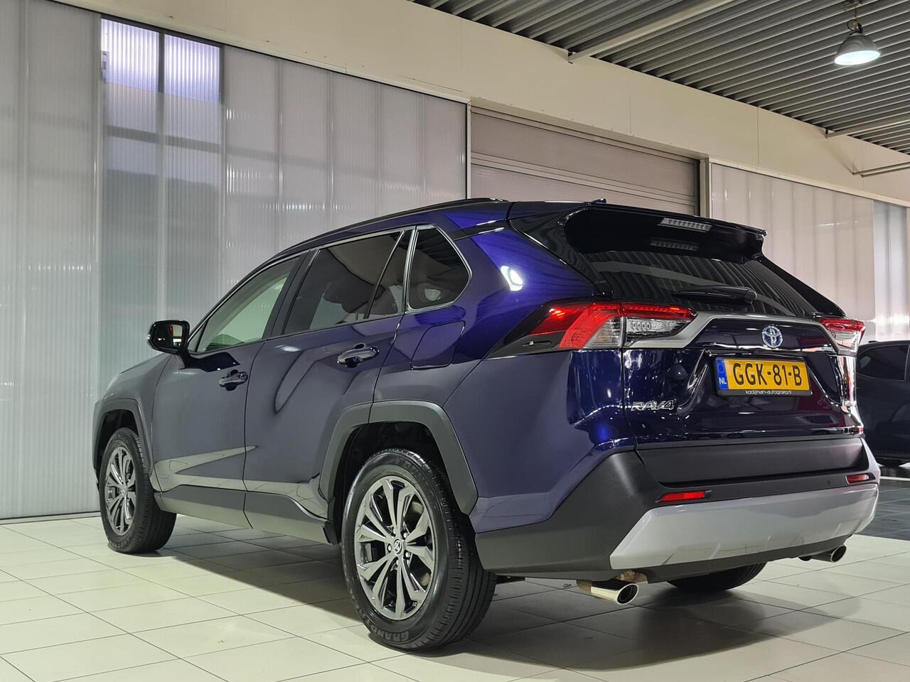 Toyota RAV4 2.5 Hybrid AWD Dynamic | 1650kg trekgewicht | Stoelverwarming | Apple CarPlay/Android auto | Draadloos telefoonlader | Elektr. Achterklep | Adaptive cruise control |