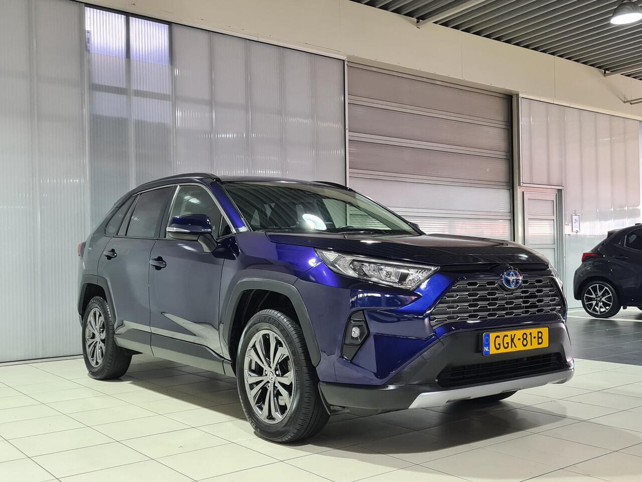 Toyota RAV4 2.5 Hybrid AWD Dynamic | 1650kg trekgewicht | Stoelverwarming | Apple CarPlay/Android auto | Draadloos telefoonlader | Elektr. Achterklep | Adaptive cruise control |