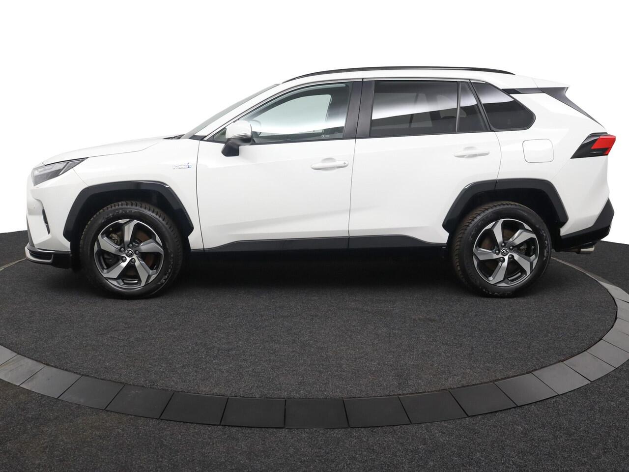 Toyota RAV4 2.5 Plug-in Hybrid AWD Dynamic | Adaptive Cruise Control | Apple Carplay | Android Auto | Parkeersensoren | Stoelverwarming | Achteruitrijcamera |