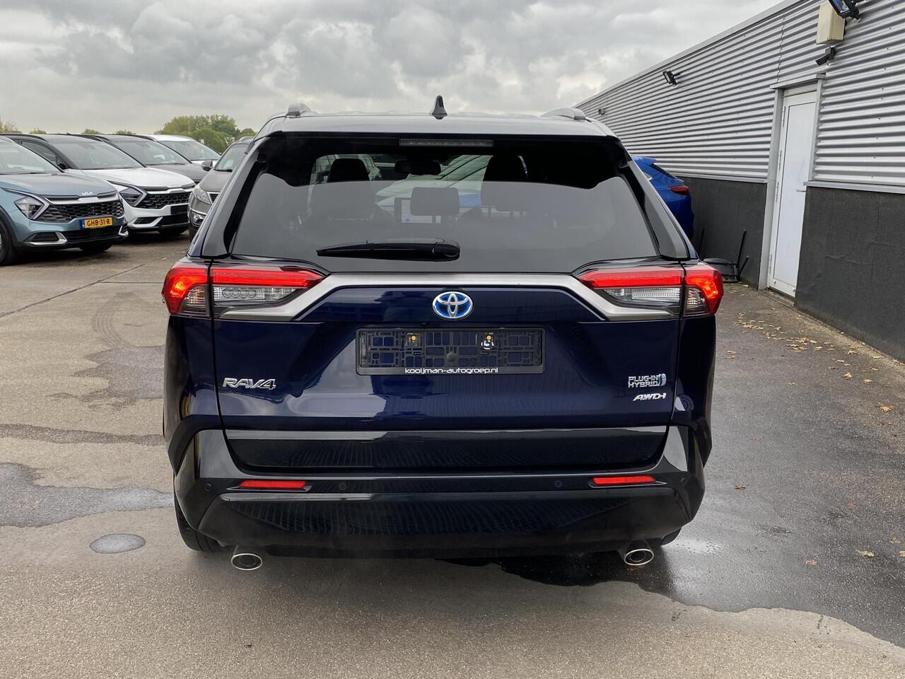 Toyota RAV4 2.5 Plug-in Hybrid AWD Bi-Tone Plus Limited Incl: Dode hoek detectie - AppleCarPlay/AndroidAuto, Stoel en Stuurverwarming, LM velgen, Parkeer hulp camera