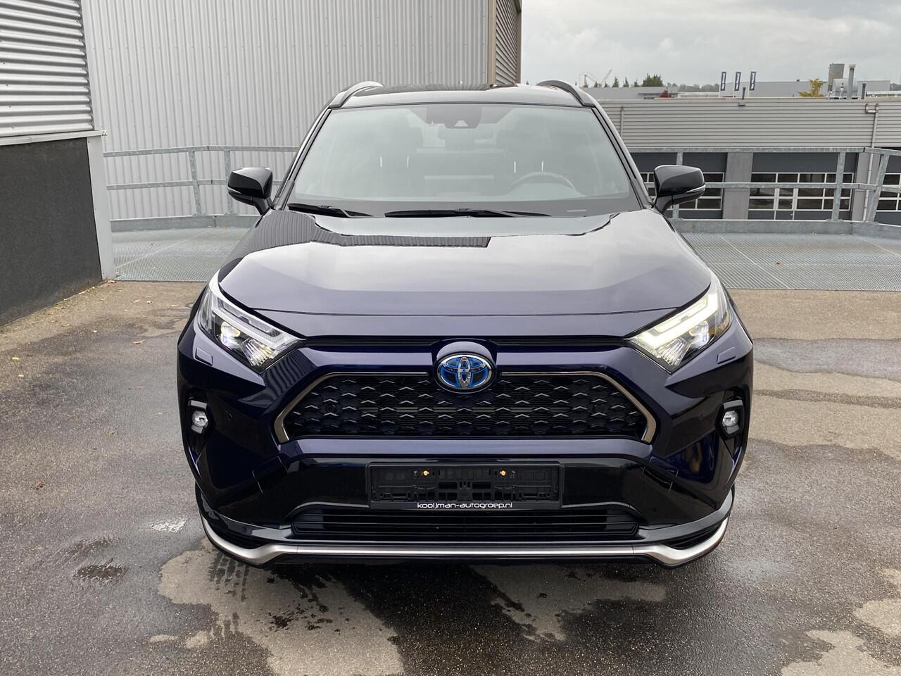 Toyota RAV4 2.5 Plug-in Hybrid AWD Bi-Tone Plus Limited Incl: Dode hoek detectie - AppleCarPlay/AndroidAuto, Stoel en Stuurverwarming, LM velgen, Parkeer hulp camera