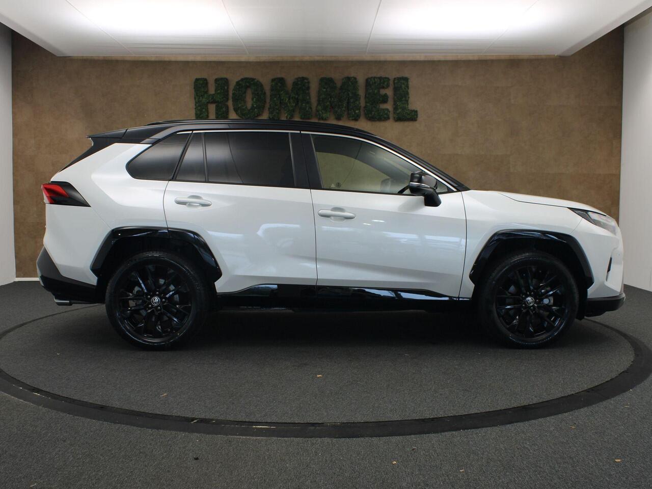 Toyota RAV4 2.5 Hybrid Style - ORIGINEEL NEDERLANDSE AUTO - BI-TONE - AFKOMSTIG VAN 1E EIGENAAR - NAVIGATIE -ELEKTRISCHE ACHTERKLEP - DRAADLOZE TELEFOONLADER -ELEKTRISCHE BESTUURDERSSTOEL - JBL AUDIO - CAMERA IN BINNENSPIEGEL - 360 GRADEN CAMERA - DODEHOEK DETECTIE 