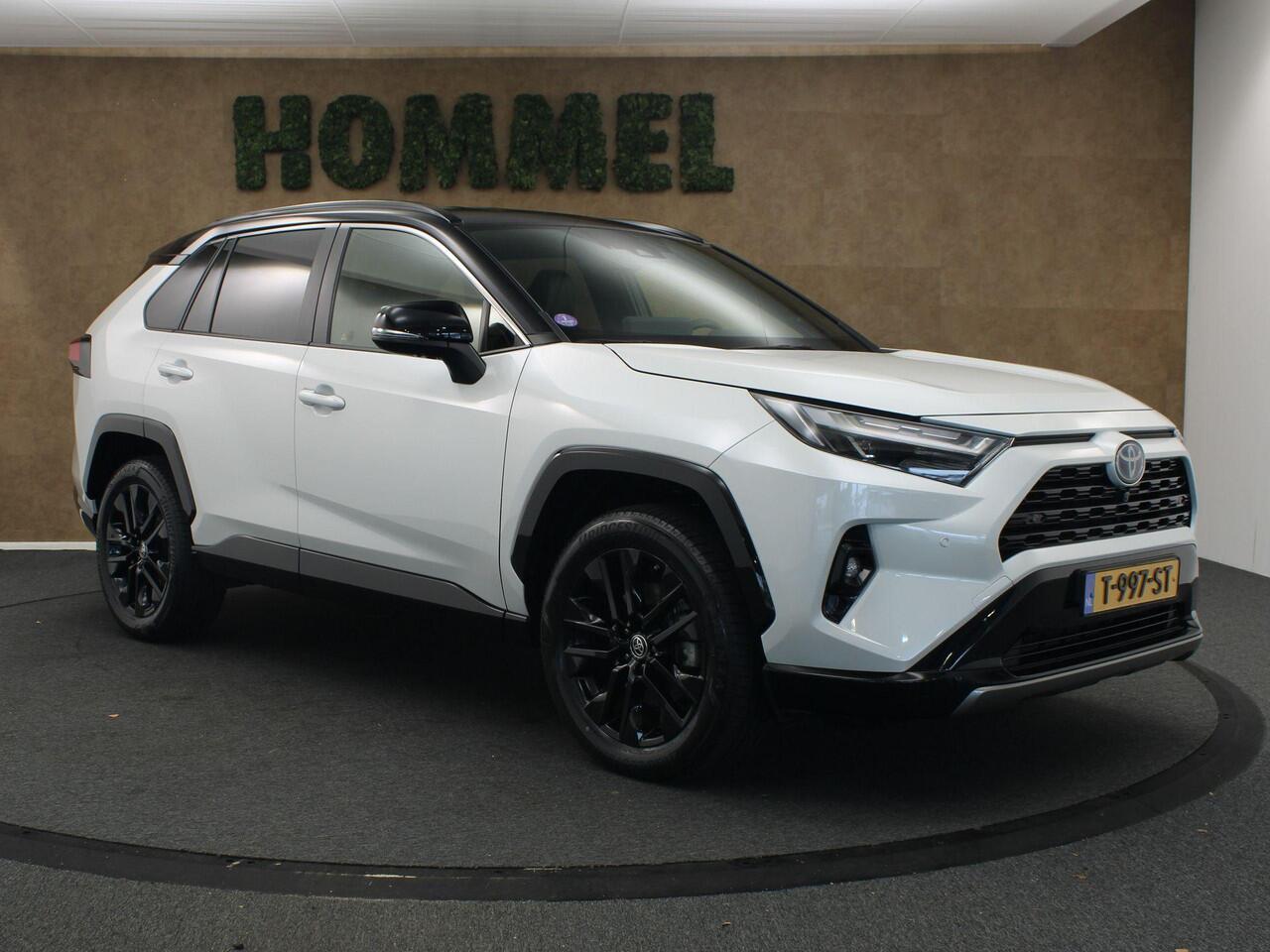 Toyota RAV4 2.5 Hybrid Style - ORIGINEEL NEDERLANDSE AUTO - BI-TONE - AFKOMSTIG VAN 1E EIGENAAR - NAVIGATIE -ELEKTRISCHE ACHTERKLEP - DRAADLOZE TELEFOONLADER -ELEKTRISCHE BESTUURDERSSTOEL - JBL AUDIO - CAMERA IN BINNENSPIEGEL - 360 GRADEN CAMERA - DODEHOEK DETECTIE 