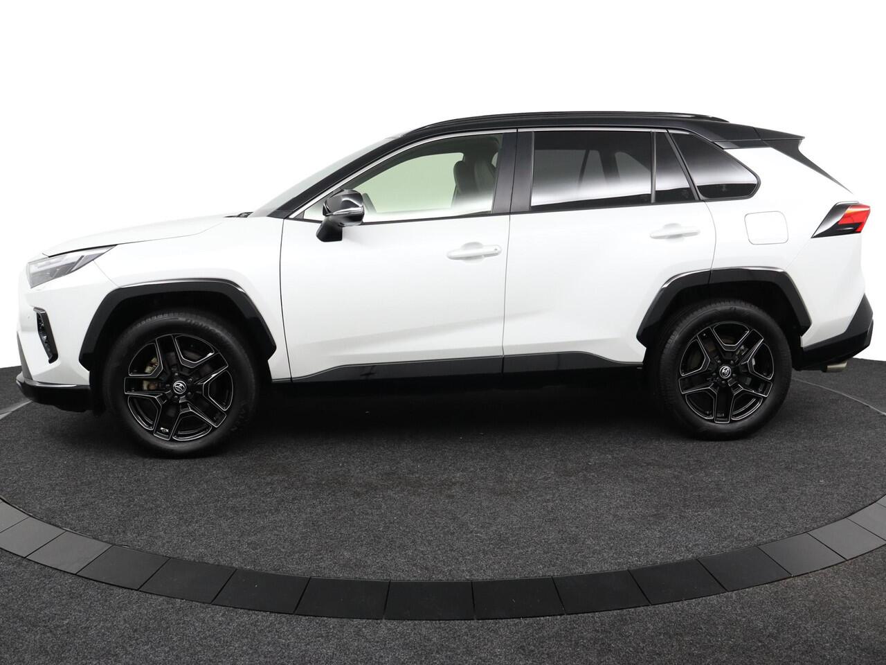 Toyota RAV4 2.5 Hybrid AWD GR Sport | Apple Carplay/Android Auto | JBL Audio | Elektrische Voorstoelen | 360Camera | Stoel/Stuurverwarming | Parkeersensoren |