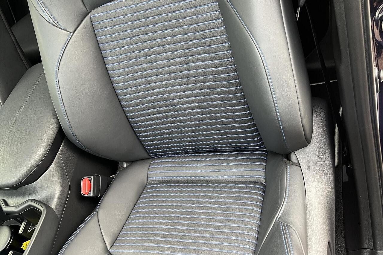 Toyota RAV4 2.5 Hybrid AWD Bi-Tone Schuifdak- 1e eigenaar