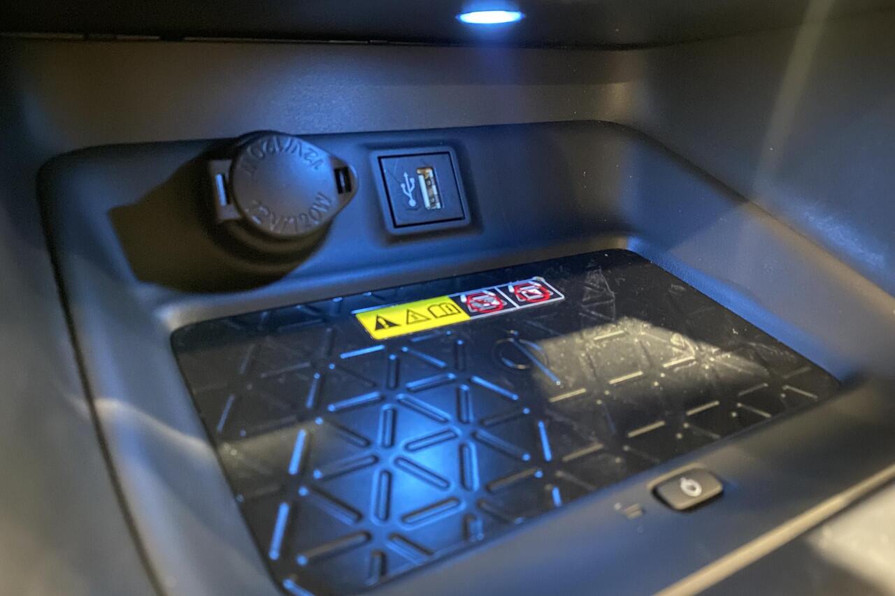 Toyota RAV4 2.5 Plug-in Hybrid AWD Style Navigatie, Apple CarPlay/Android Auto, Achteruitrijcamera, LMV, LED, Smart Key, Stoelverwarming, Dodehoek detectie, PHEV