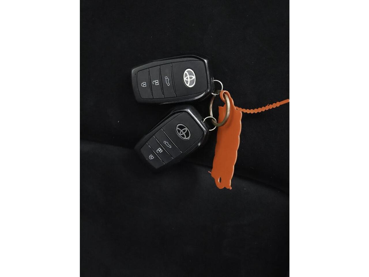 Toyota RAV4 2.5 Hybrid AWD GR SPORT | 1650kg trekgewicht | 360 camera | Schuif/Kantel dak | JBL Audio |