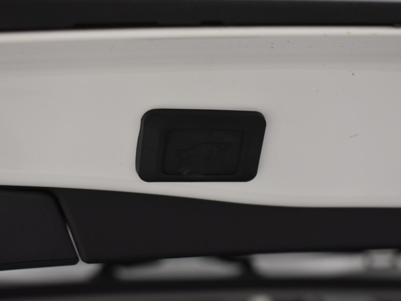 Toyota RAV4 2.5 Hybrid AWD Executive | Trekhaak | JBL | BLS | PDC V+A