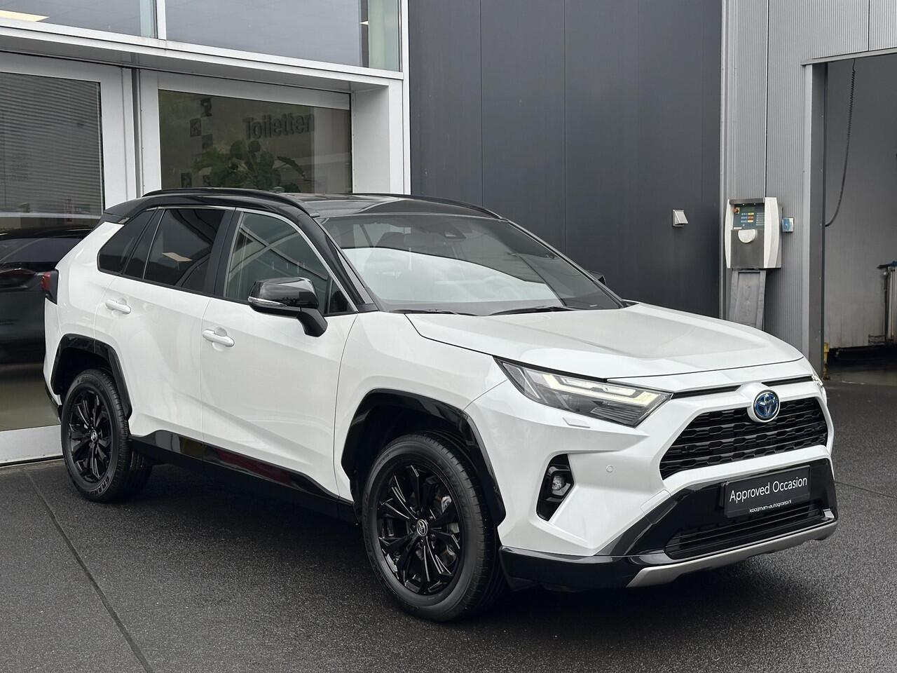 Toyota RAV4 2.5 Hybrid AWD Bi-Tone Apple Carplay/Android Auto navigatie, Stoelverwarming, Achteruitrij camera, Adaptieve cruise control, Kunstlederen/alcantara bekleding, Keyless