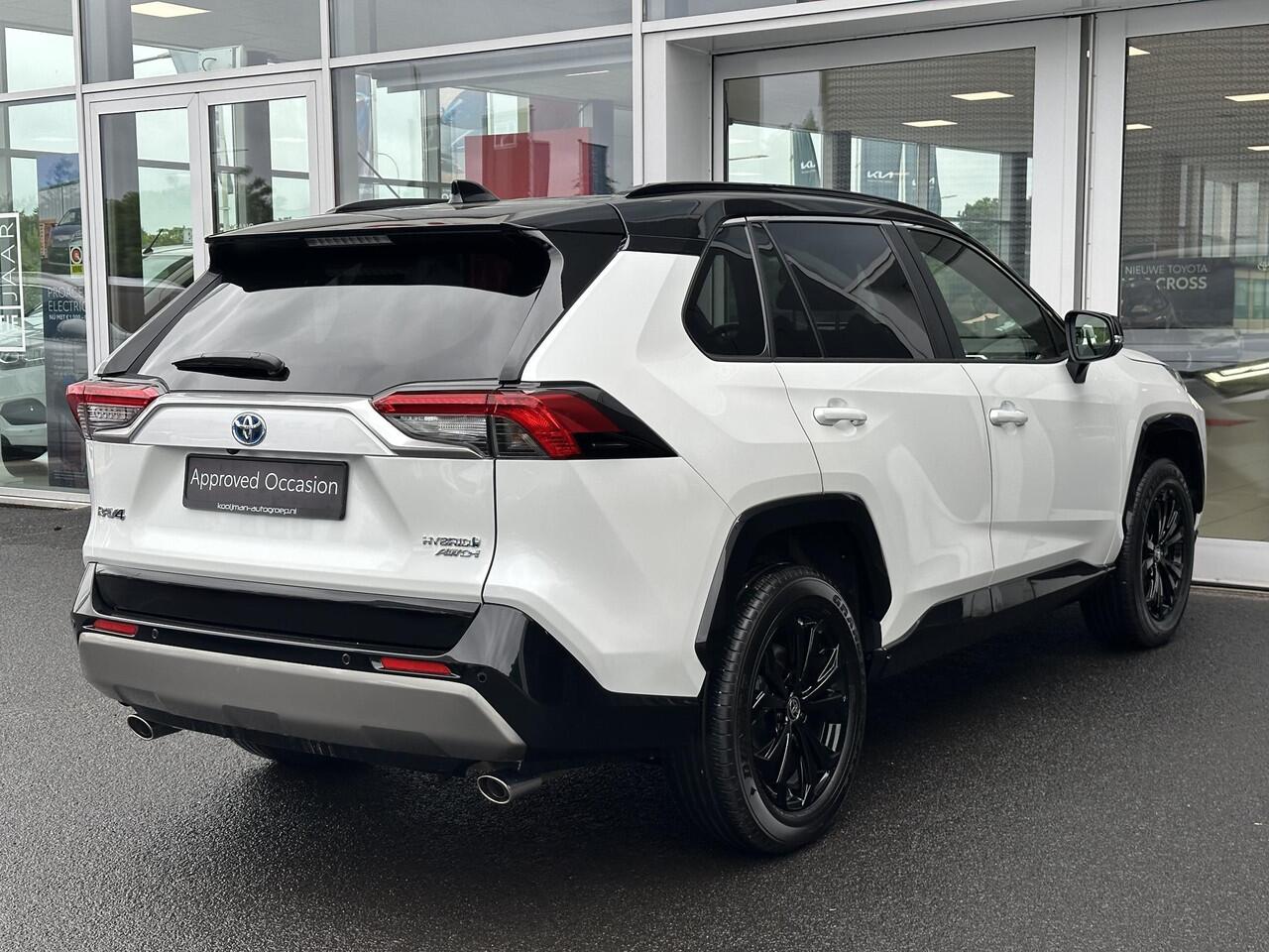 Toyota RAV4 2.5 Hybrid AWD Bi-Tone Apple Carplay/Android Auto navigatie, Stoelverwarming, Achteruitrij camera, Adaptieve cruise control, Kunstlederen/alcantara bekleding, Keyless