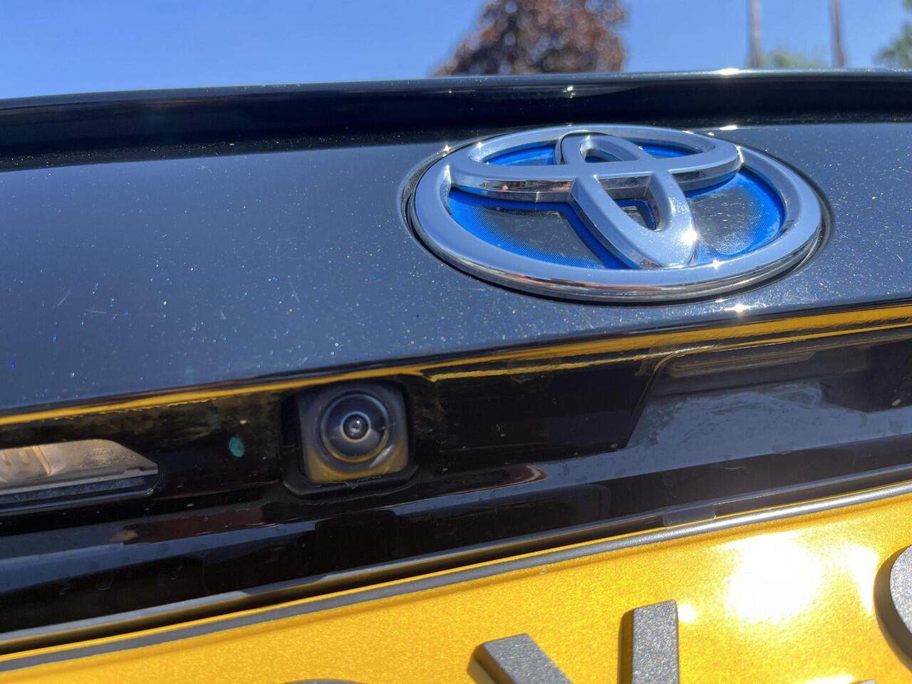 Toyota RAV4 2.5 Hybrid AWD ADVENTURE | Navigatie | Apple CarPlay/Android auto | Achteruitrijcamera | Stuur en stoelverwariming