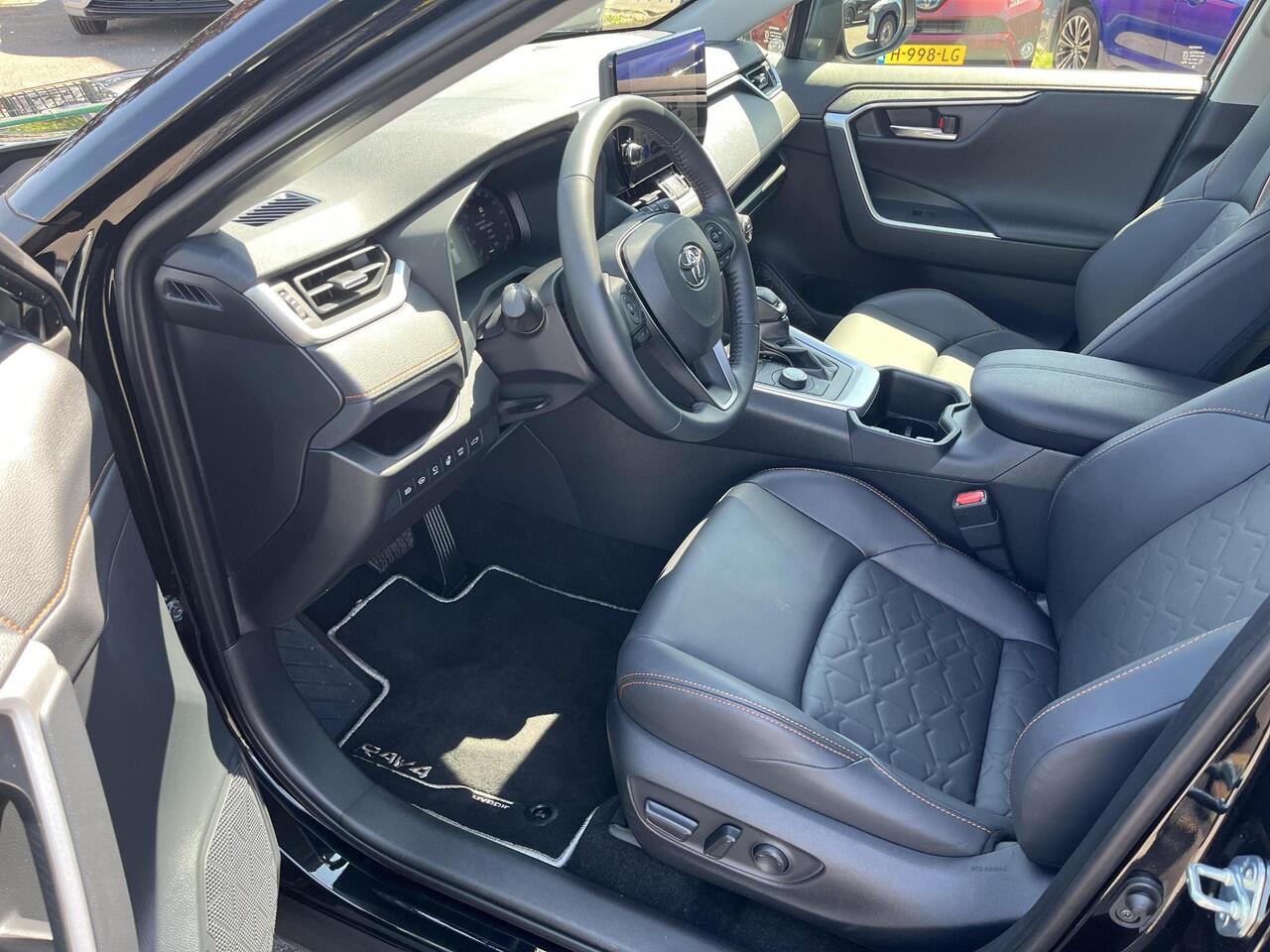 Toyota RAV4 2.5 Hybrid AWD ADVENTURE | Navigatie | Apple CarPlay/Android auto | Achteruitrijcamera | Stuur en stoelverwariming