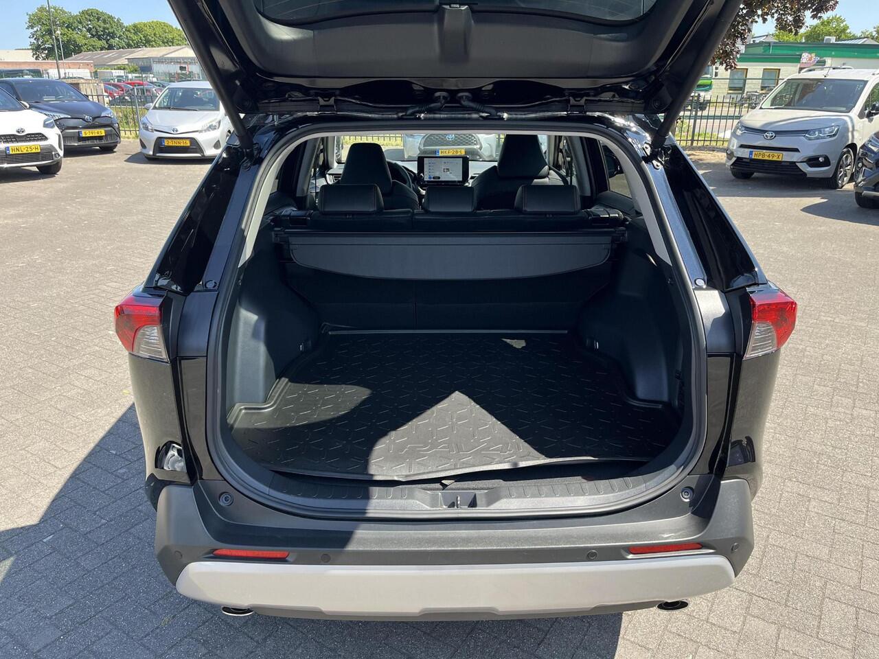 Toyota RAV4 2.5 Hybrid AWD ADVENTURE | Navigatie | Apple CarPlay/Android auto | Achteruitrijcamera | Stuur en stoelverwariming