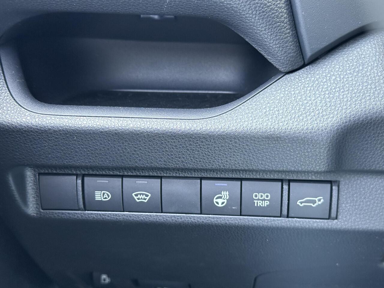 Toyota RAV4 2.5 Hybrid AWD Executive Blind Spot | 18 inch | Zwart leder | Parkeersensoren V+A | Stoel/Stuurwielverwarming