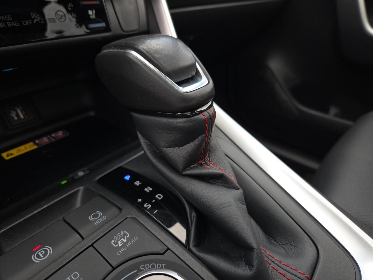 Toyota RAV4 2.5 Plug-in Hybrid AWD Bi-Tone Plus | Panorama | 360 Camera | Apple CarPlay | Rijklaarprijs incl. garantie |