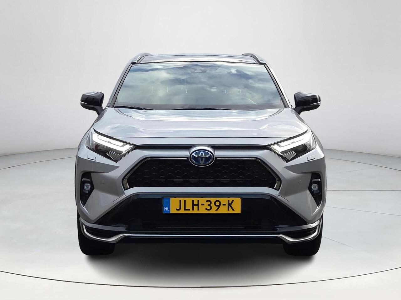 Toyota RAV4 2.5 Plug-in Hybrid AWD Bi-Tone Plus | Panorama | 360 Camera | Apple CarPlay | Rijklaarprijs incl. garantie |