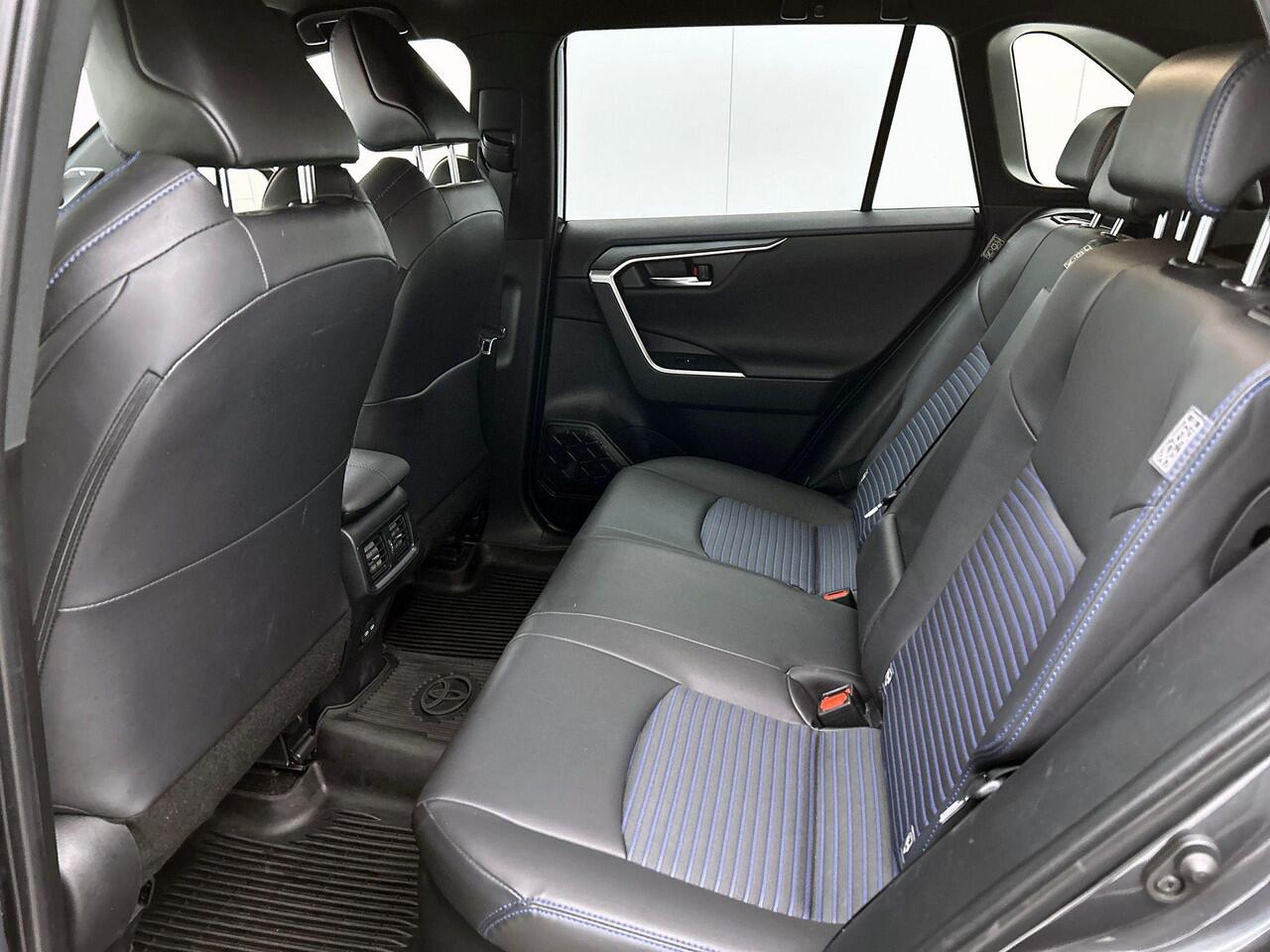 Toyota RAV4 2.5 Hybrid 218PK Style 360-CAMERA | CARPLAY & NAVI | STOF-LEDER | BI-TONE | JBL