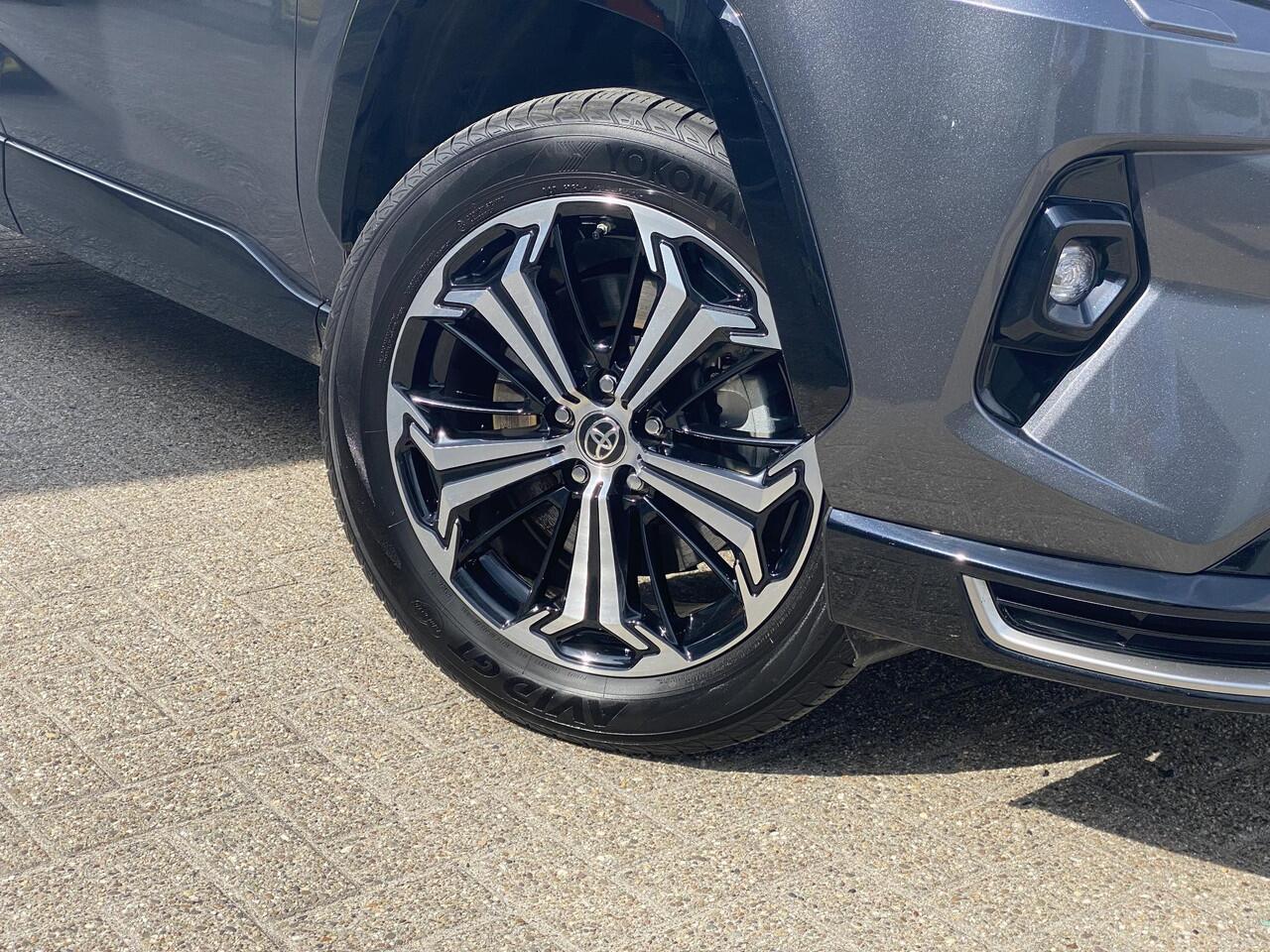 Toyota RAV4 2.5 Plug-in Hybrid AWD GR SPORT | Stoelverwarming | Stuurwielverwarming | Climate Control | Head Up Display