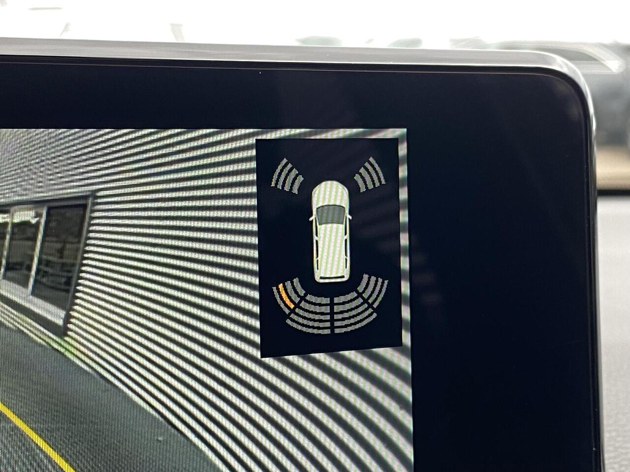 Toyota RAV4 2.5 Hybrid AWD Bi-tone Trekhaak, stoel- & stuurverwarming, keyless, achteruitrij camera, parkeersensoren v&a, navigatie Apple CarPlay/Android Auto