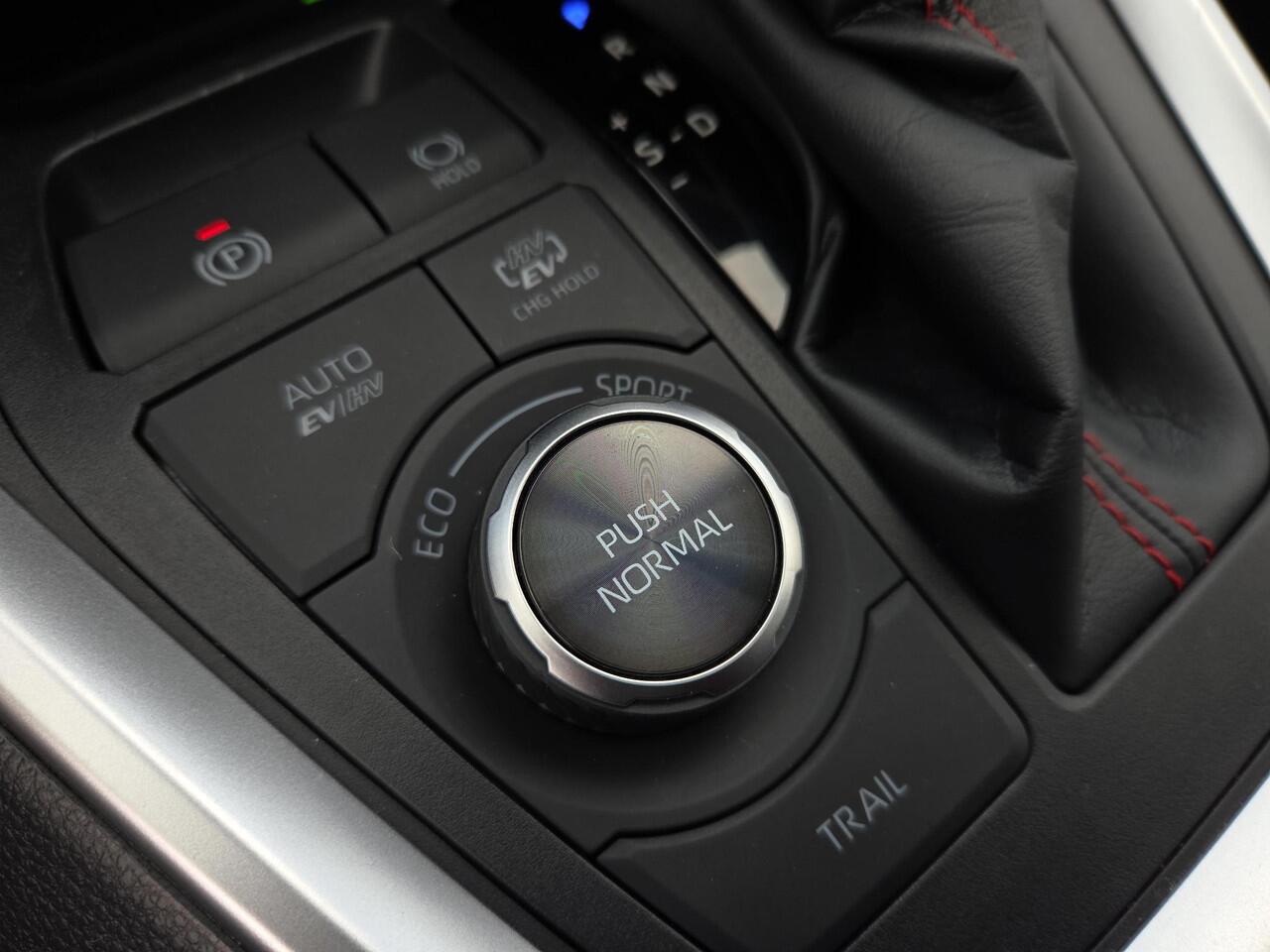 Toyota RAV4 2.5 Plug-in Hybrid AWD Bi-Tone Plus | Panorama | 360 Camera | Apple CarPlay | Rijklaarprijs incl. garantie |