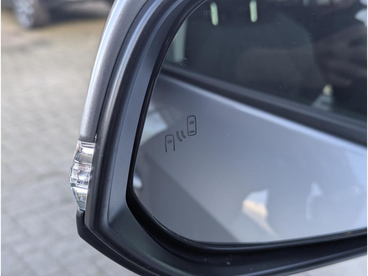 Toyota RAV4 2.5 Hybrid Dynamic Plus | Dodehoek | Elek. achterklep | PDC V+A | Qi-lader | Camera | Navi