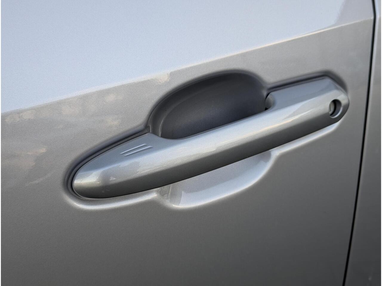 Toyota RAV4 2.5 Hybrid Dynamic Plus | Dodehoek | Elek. achterklep | PDC V+A | Qi-lader | Camera | Navi