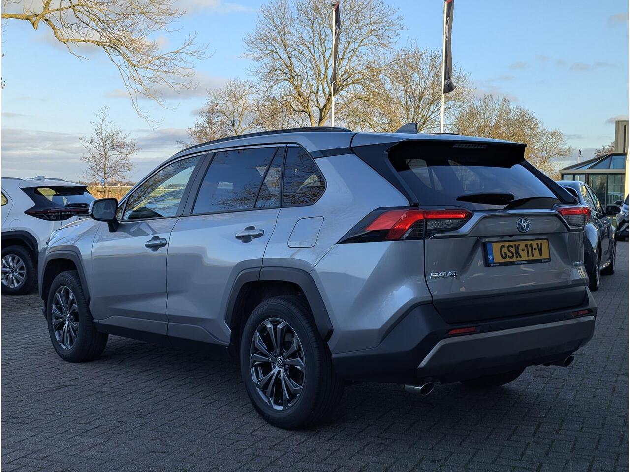 Toyota RAV4 2.5 Hybrid Dynamic Plus | Dodehoek | Elek. achterklep | PDC V+A | Qi-lader | Camera | Navi