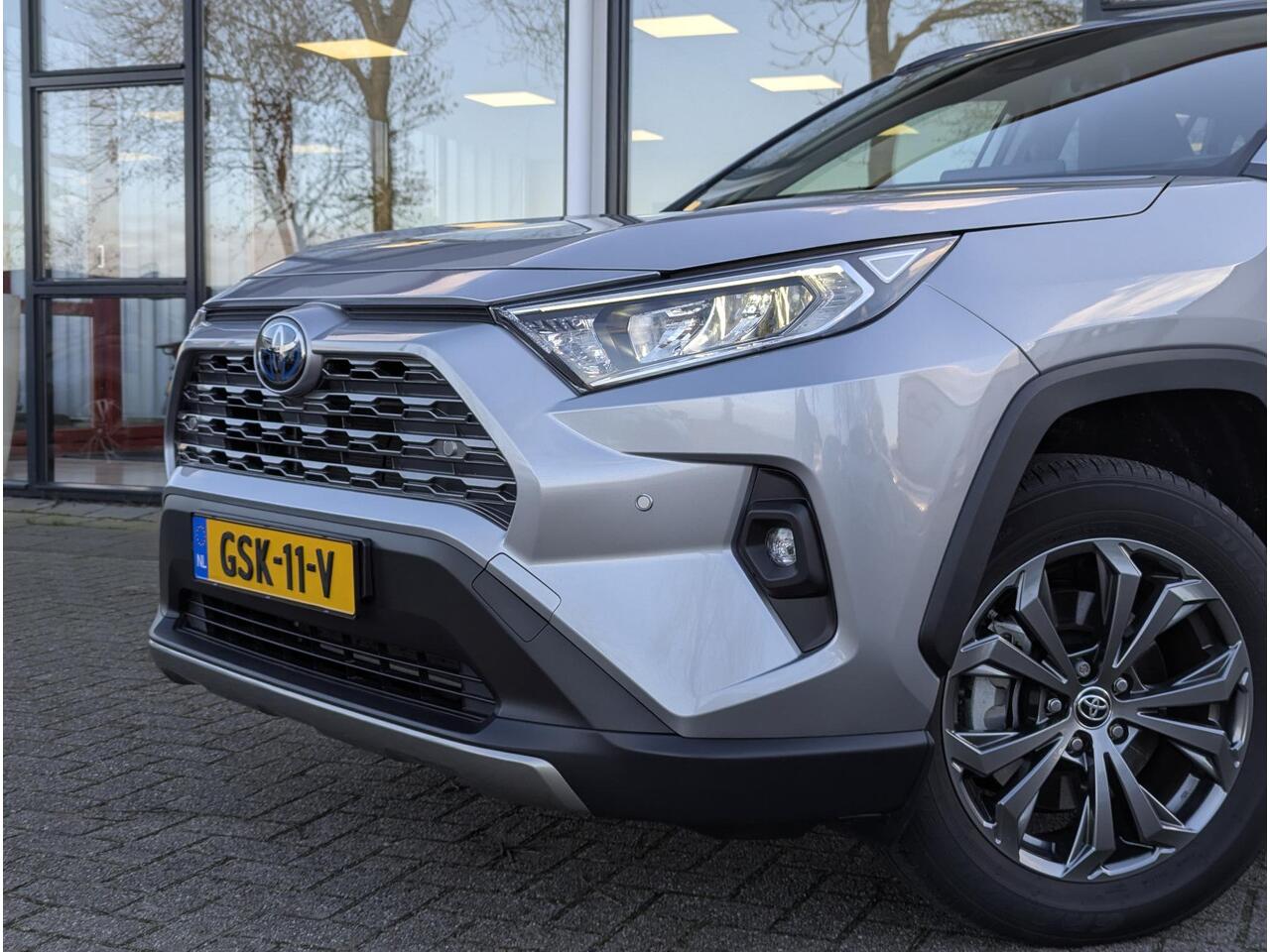 Toyota RAV4 2.5 Hybrid Dynamic Plus | Dodehoek | Elek. achterklep | PDC V+A | Qi-lader | Camera | Navi