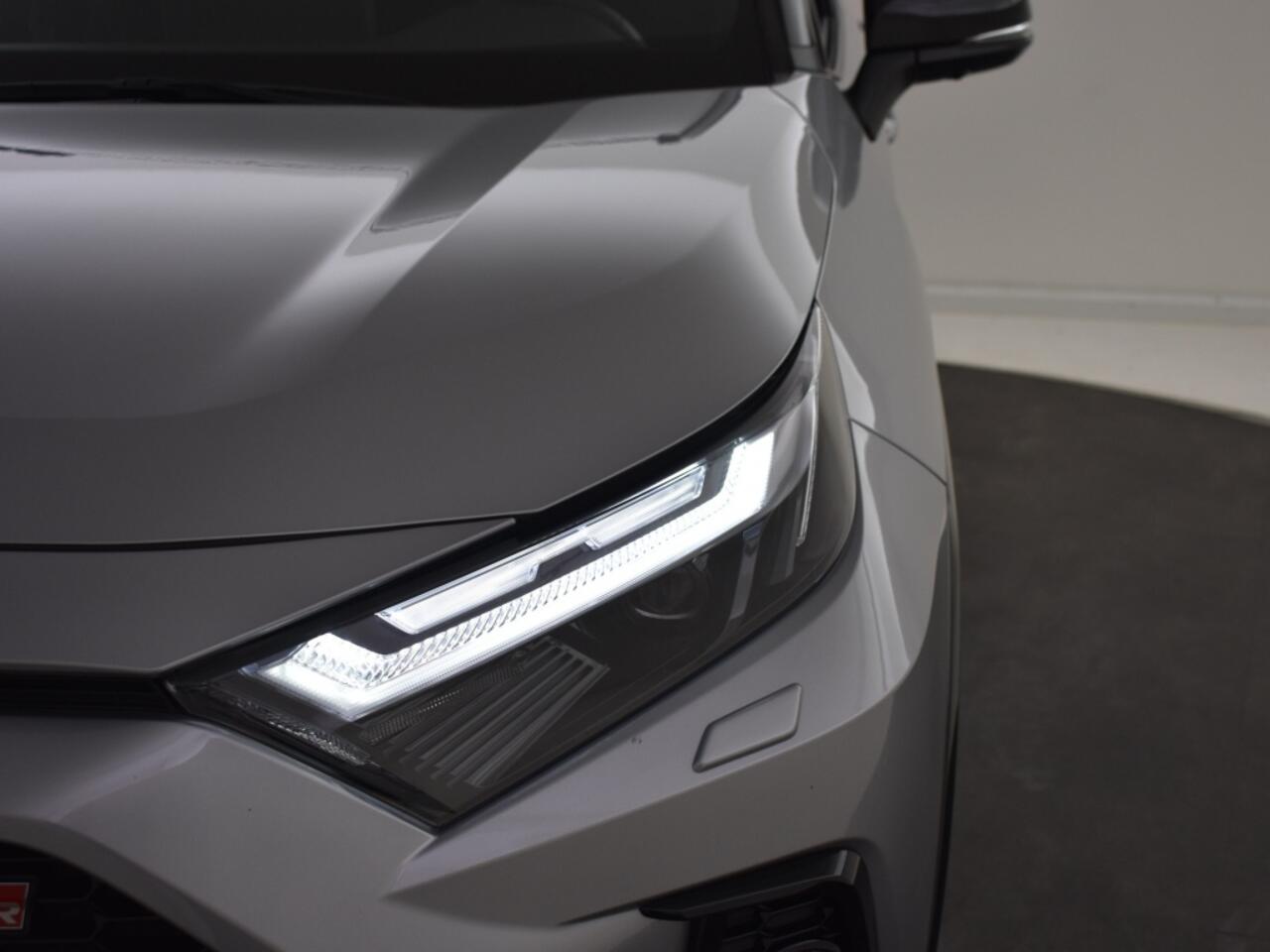 Toyota RAV4 2.5 Hybrid AWD GR SPORT | Memory seat | PDC V+A | BLS | Stuur en