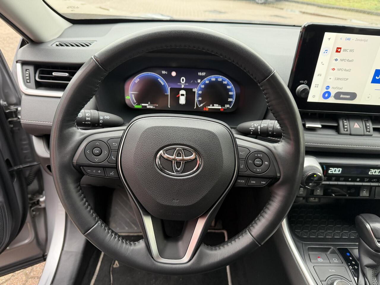 Toyota RAV4 2.5 Hybrid AWD Dynamic Edition | Trekgewicht 1650kg | Stoel- en stuurverwarming | Parkeersensoren v&a | Keyless | Navigatie Apple Carplay/Android Auto |