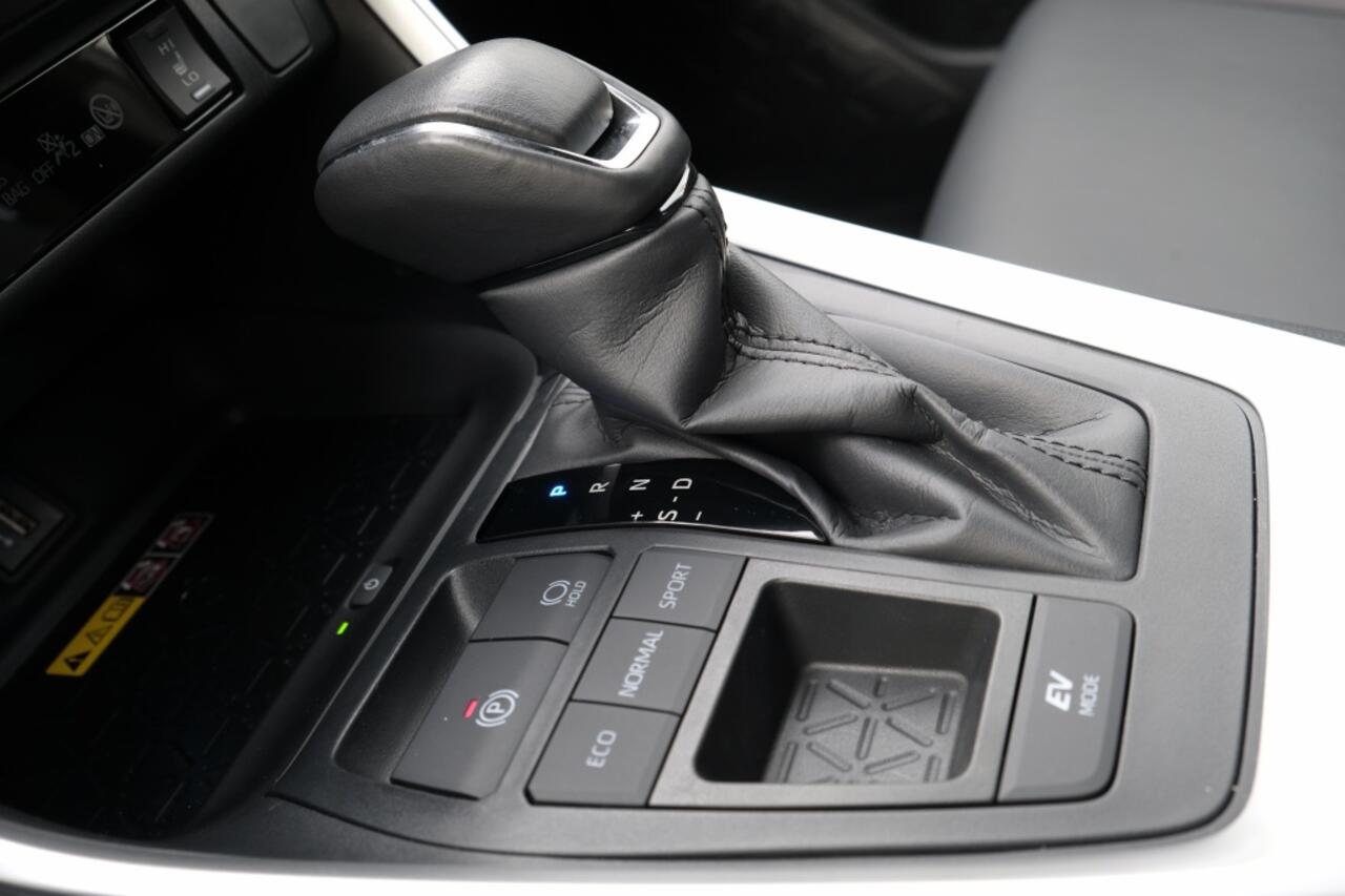 Toyota RAV4 2.5 Hybrid Style Automaat | Apple Carplay & Android auto | Zwart