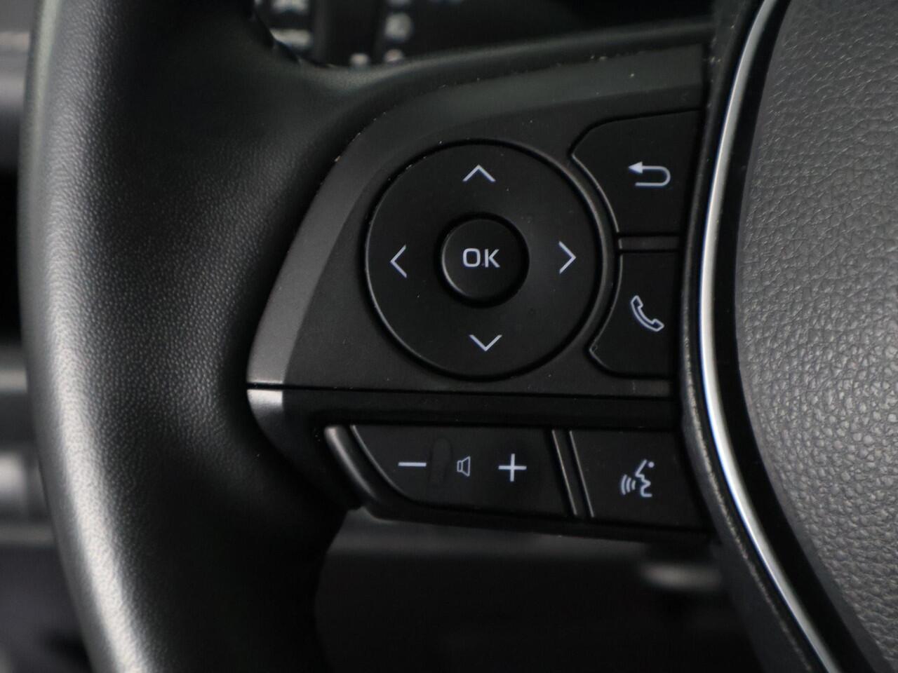 Toyota RAV4 2.5 Hybrid Dynamic | Navigatie | Elektrische kofferbak | Apple Carplay & AndroidAUTO |