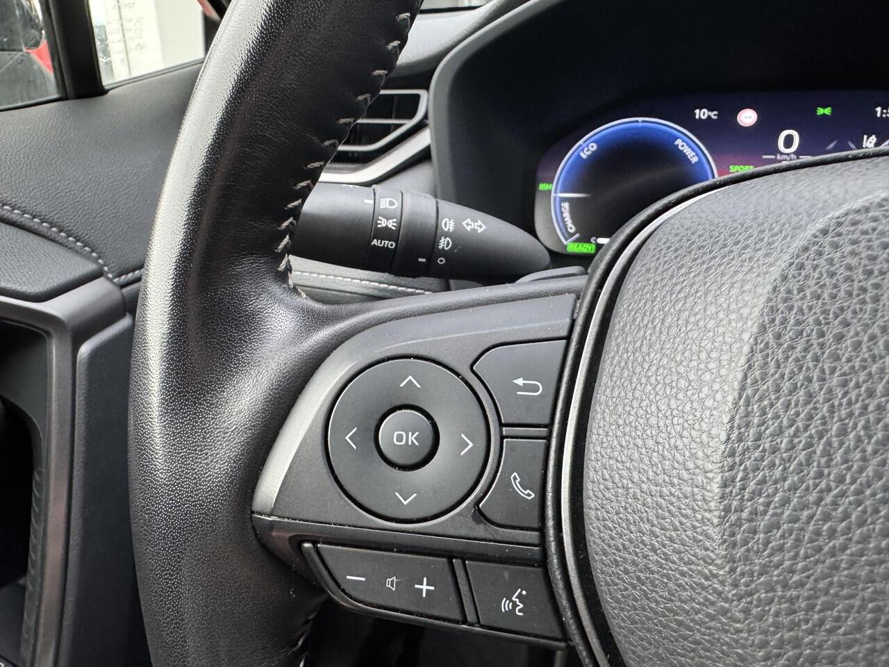 Toyota RAV4 2.5 Hybrid AWD GR SPORT Blind spot | 360° camera | Stoelgeheugen | Digitale binnenspiegel | Stoel/stuurwielverwarming | Keyless | Navigatie Apple CarPlay/Android Auto |