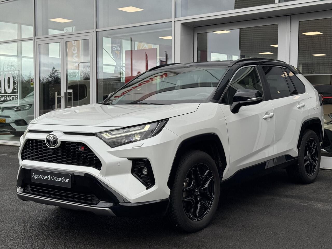 Toyota RAV4 2.5 Hybrid AWD GR SPORT Blind spot | 360° camera | Stoelgeheugen | Digitale binnenspiegel | Stoel/stuurwielverwarming | Keyless | Navigatie Apple CarPlay/Android Auto |