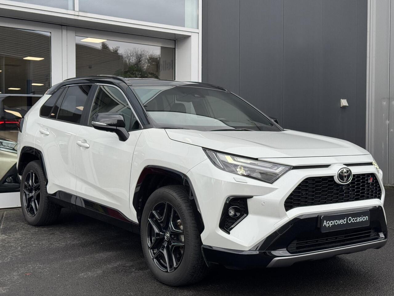 Toyota RAV4 2.5 Hybrid AWD GR SPORT Blind spot | 360° camera | Stoelgeheugen | Digitale binnenspiegel | Stoel/stuurwielverwarming | Keyless | Navigatie Apple CarPlay/Android Auto |