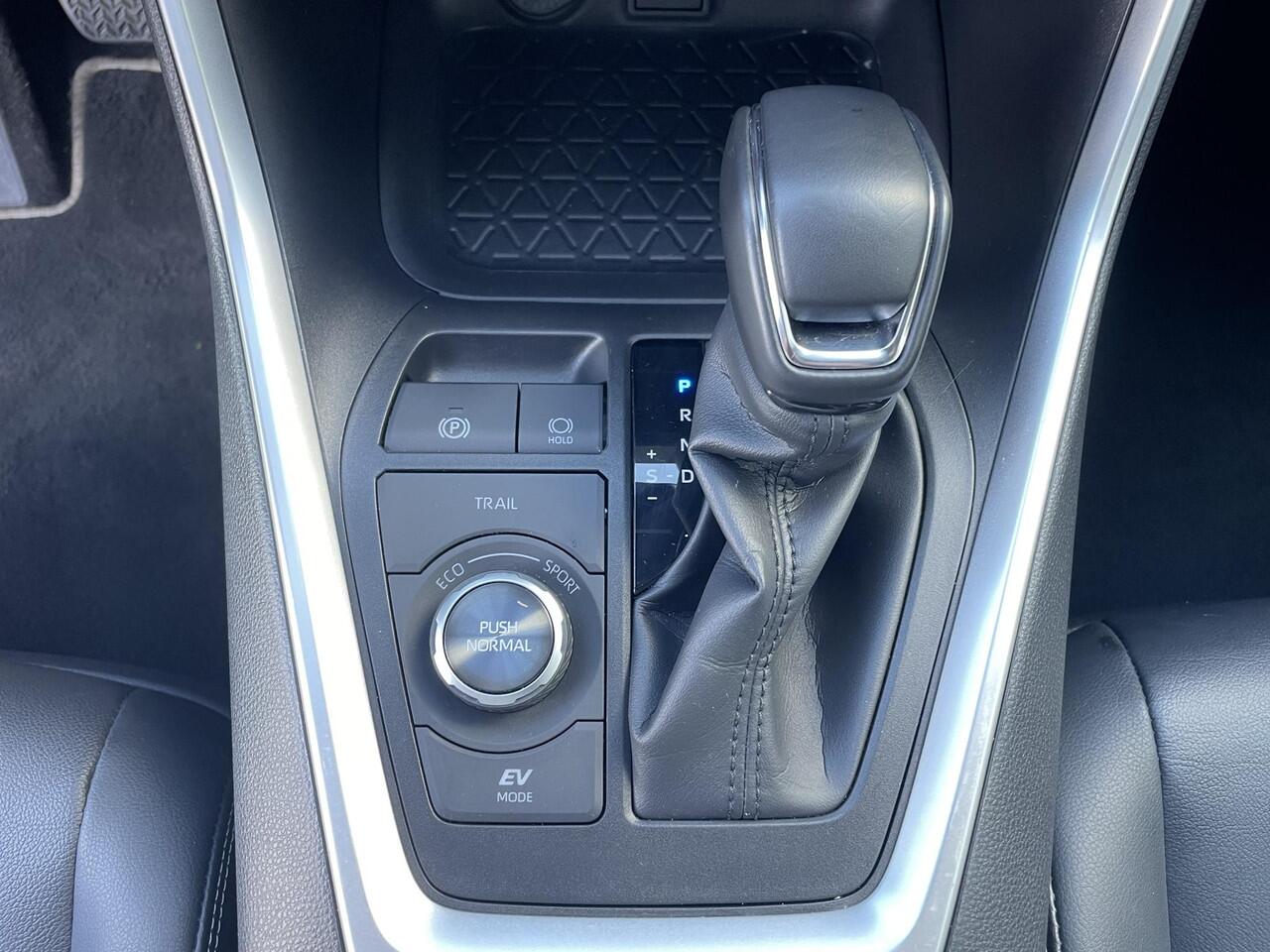 Toyota RAV4 2.5 Hybrid AWD Executive BSM, Winterpakket, 28.000 KM, Lederen bekleding, Stoel met geheugenstand en Electr. verstelbaar