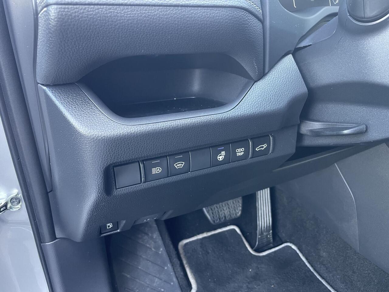 Toyota RAV4 2.5 Hybrid AWD Executive BSM, Winterpakket, 28.000 KM, Lederen bekleding, Stoel met geheugenstand en Electr. verstelbaar