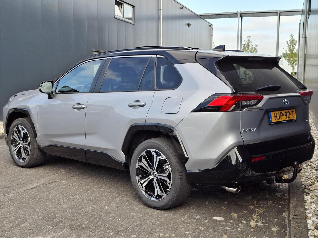 Toyota RAV4 2.5 Plug-in Hybrid AWD Bi-Tone Plus | Schuif/kantel dak | JBL | BSM | Stoel verw+ventilatie | 360gr. camera | HUD |