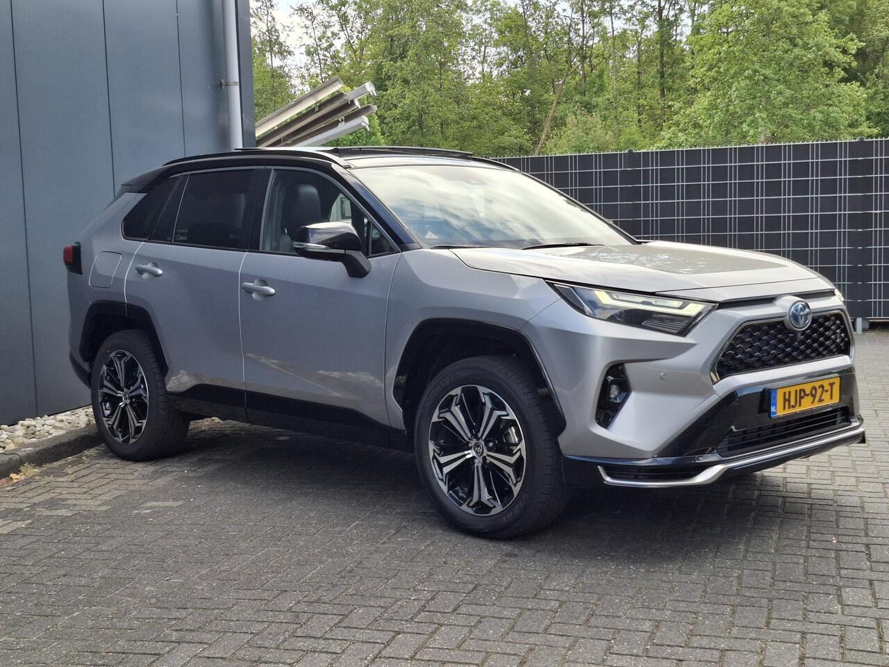 Toyota RAV4 2.5 Plug-in Hybrid AWD Bi-Tone Plus | Schuif/kantel dak | JBL | BSM | Stoel verw+ventilatie | 360gr. camera | HUD |