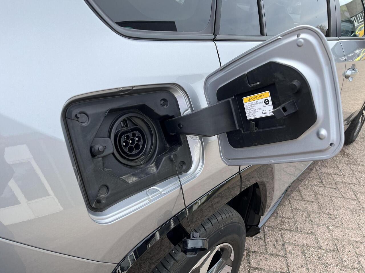 Toyota RAV4 2.5 Plug-in Hybrid AWD Business | Zircon Silver | Trekhaak | Demo