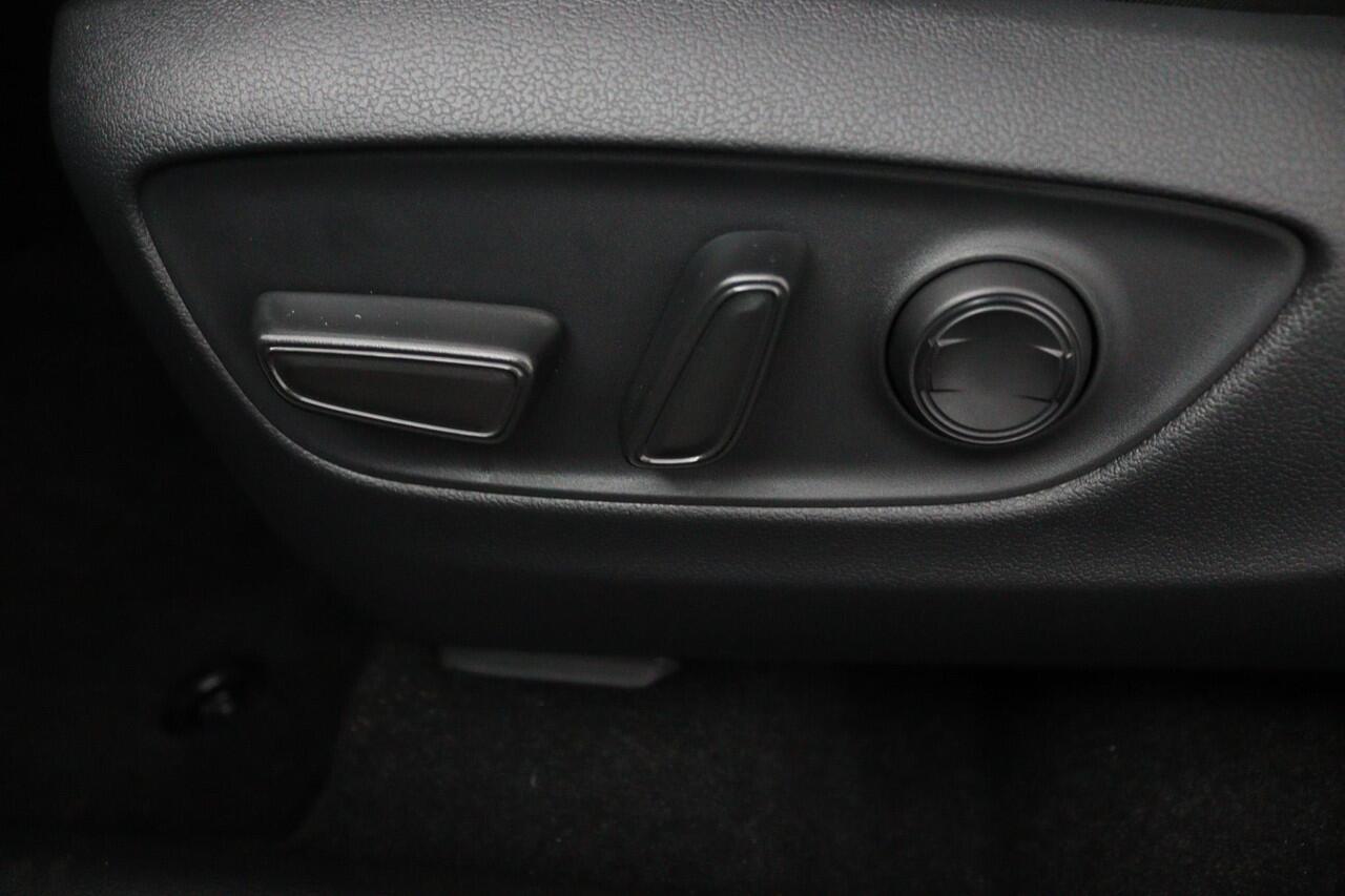 Toyota RAV4 2.5 Plug-in Hybrid AWD Dynamic | Direct Leverbaar | Stoelverwarming | Elektrisch verstelbare Bestuurdersstoel | Parkeersensoren Rondom |