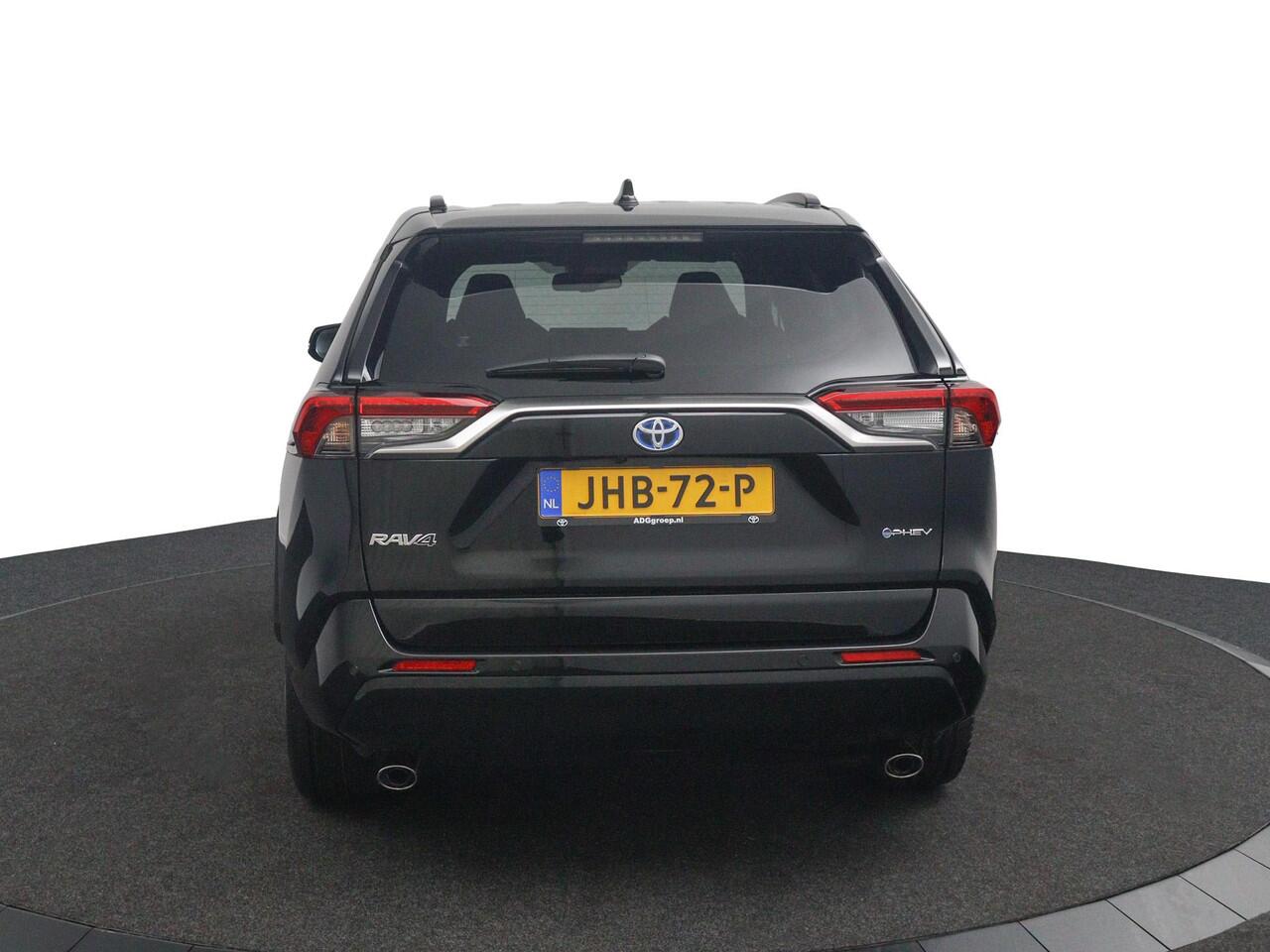 Toyota RAV4 2.5 Plug-in Hybrid AWD Dynamic | Direct Leverbaar | Stoelverwarming | Elektrisch verstelbare Bestuurdersstoel | Parkeersensoren Rondom |