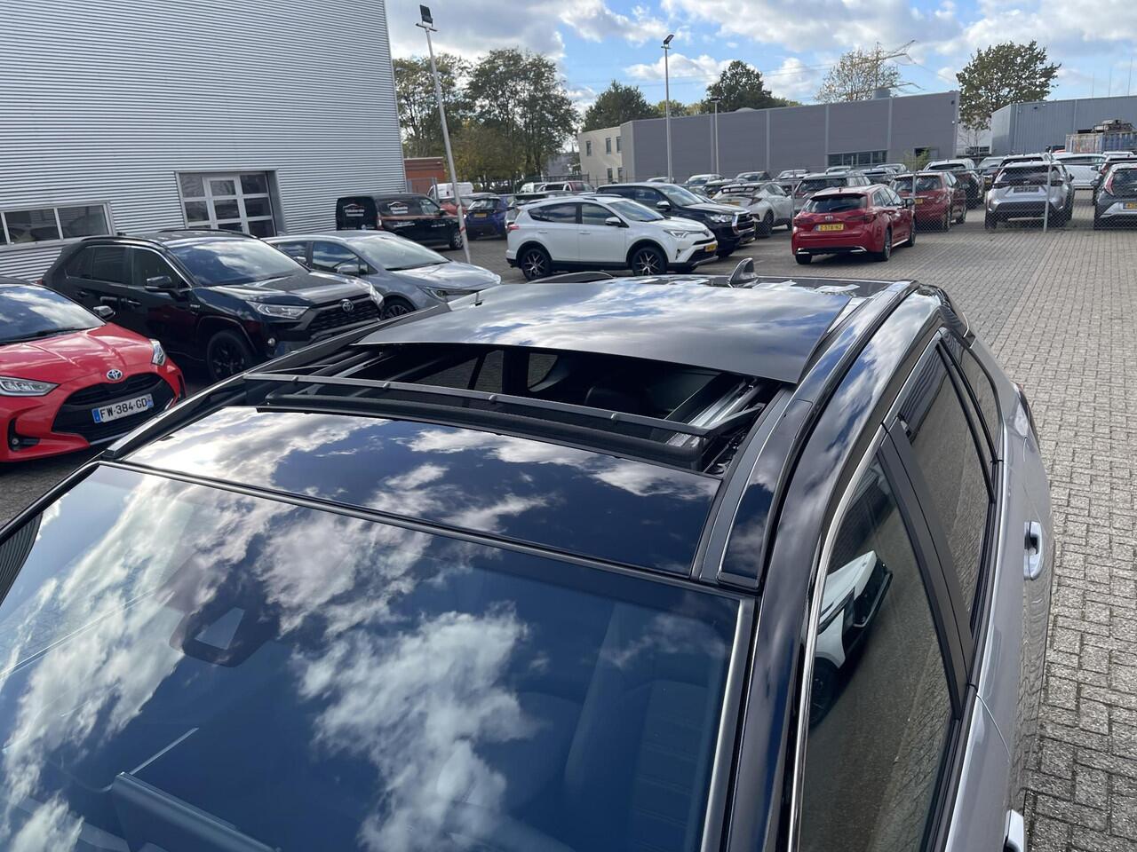 Toyota RAV4 2.5 Plug-in Hybrid AWD Bi-Tone Plus Panorama