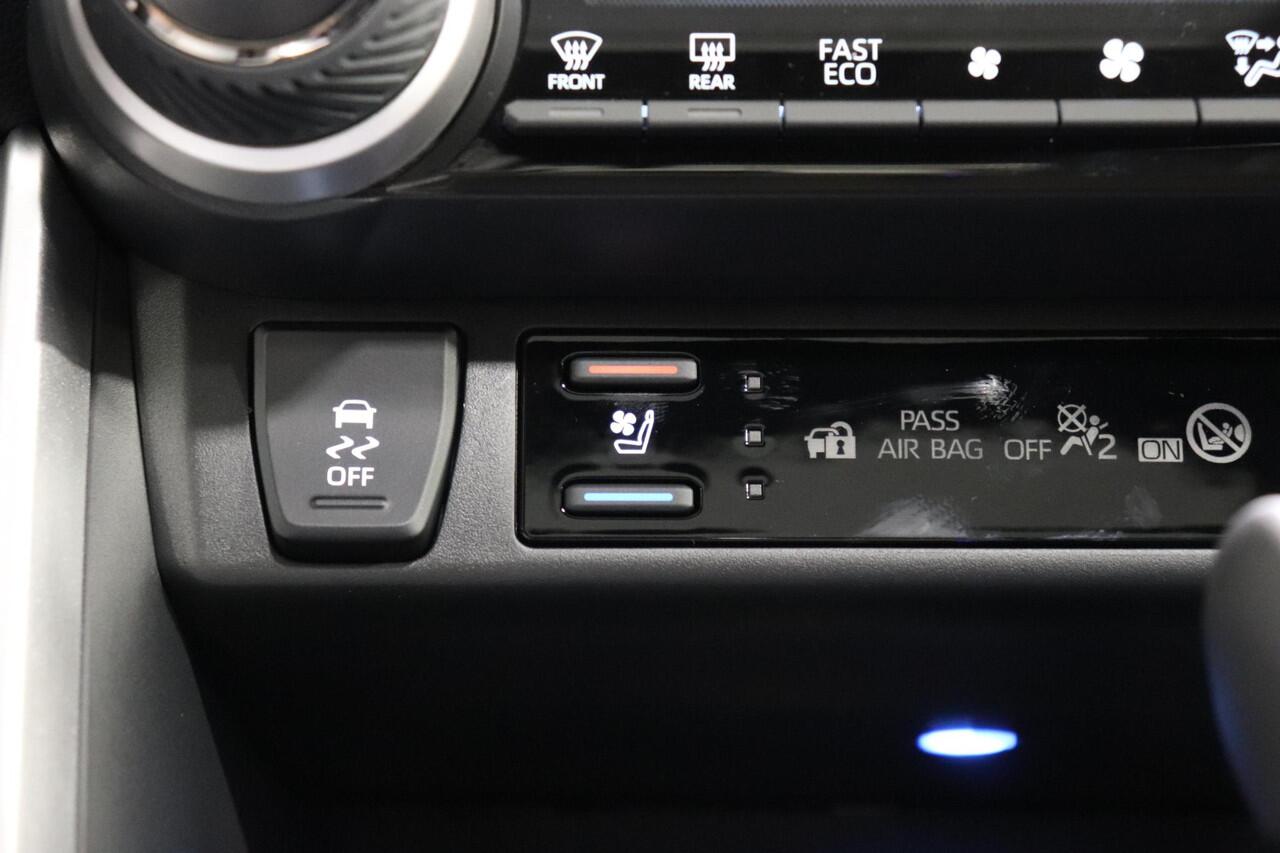 Toyota RAV4 2.5 Plug-in Hybrid AWD Bi-Tone Plus, Demovoordeel, Pano, JBL, BSM, Leder, Apple Carplay/Android Auto!