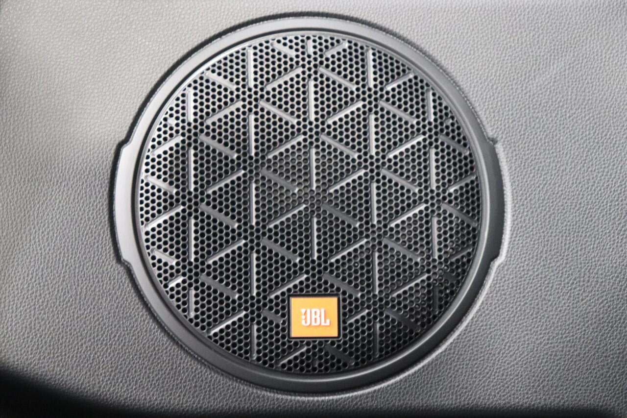 Toyota RAV4 2.5 Plug-in Hybrid AWD Bi-Tone Plus, Demovoordeel, Pano, JBL, BSM, Leder, Apple Carplay/Android Auto!