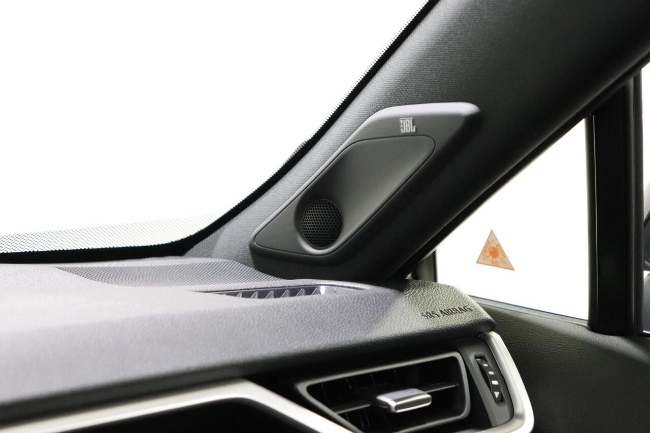 Toyota RAV4 2.5 Plug-in Hybrid AWD Bi-Tone Plus, Demovoordeel, Pano, JBL, BSM, Leder, Apple Carplay/Android Auto!