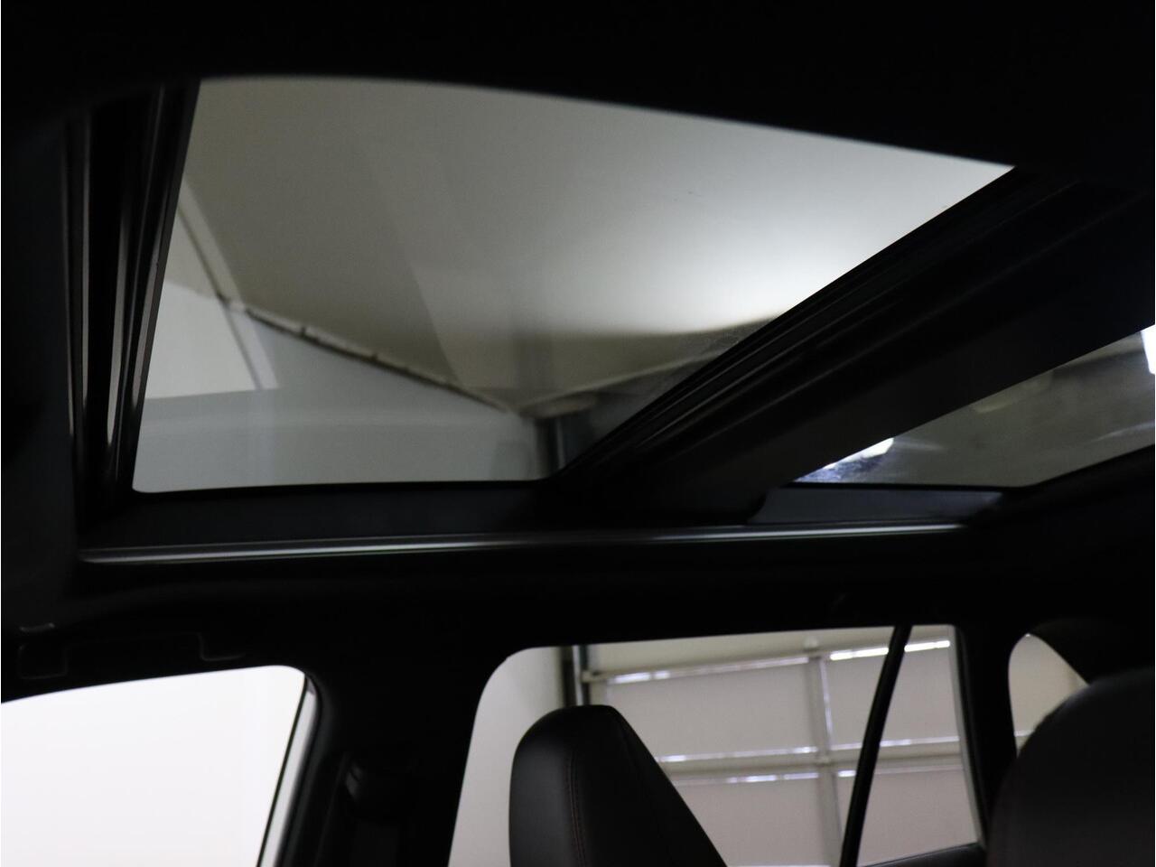 Toyota RAV4 2.5 Plug-in Hybrid AWD Style, Schuifdak, JBL audio , Stuurverwarming