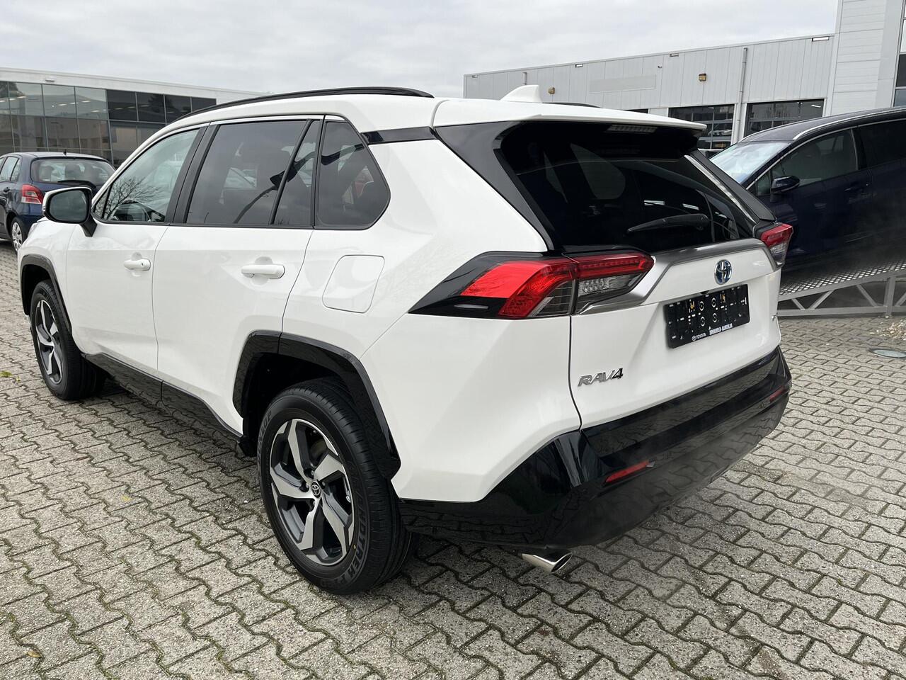 Toyota RAV4 2.5 Plug-in Hybrid AWD Dynamic 306pk NIEUW NIEUW! Nu uit voorraad leverbaar!